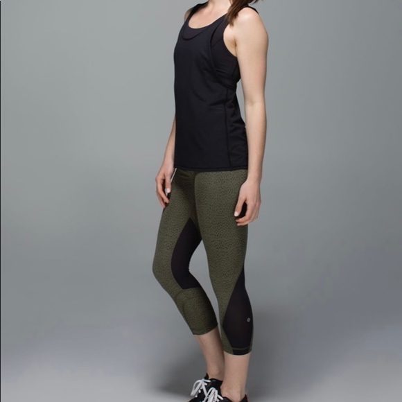 Lululemon Crop Legging - Picture 6 of 8